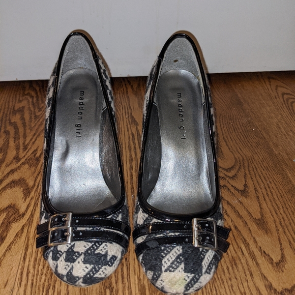 Pumps - Picture 4 of 4